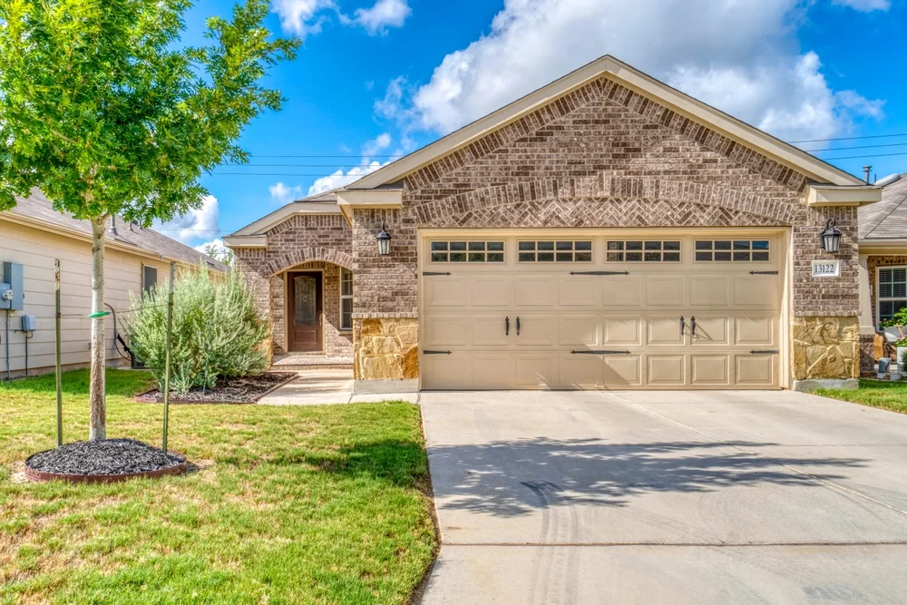 Garage Door Repair: A Complete Guide for Homeowners and Businesses