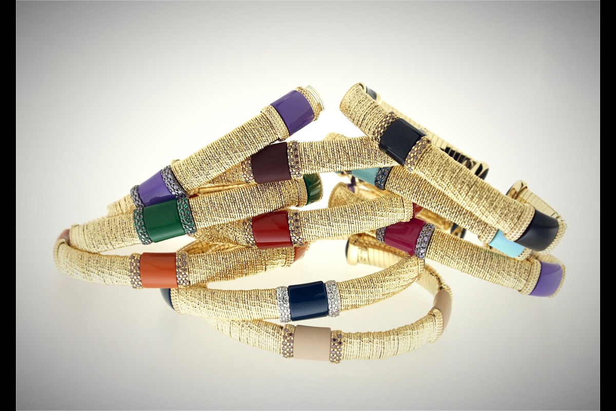 Wholesale Jewelry Exhibitions: Opportunities for Buyers